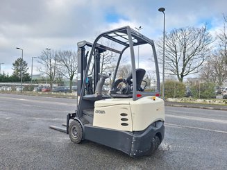 Chariot élévateur frontal 3 roues Crown SCT6020-1,6