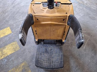 Transpalette accompagnant Caterpillar NPV20N2