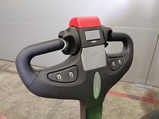 Gerbeur accompagnant Hangcha CDD12-AC2-i 