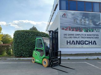 Chariot élévateur frontal 4 roues Hangcha XC25i