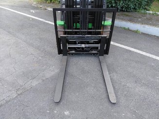 Chariot élévateur frontal 4 roues Hangcha XC25i
