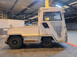 Tracteur de remorquage Charlatte T135