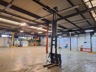 Gerbeur accompagnant Caterpillar NSP16N2
