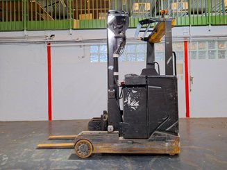Chariot à mât rétractable Caterpillar NR16N2