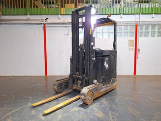Chariot à mât rétractable Caterpillar NR16N2