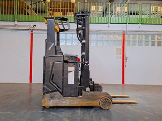 Chariot à mât rétractable Caterpillar NR16N2