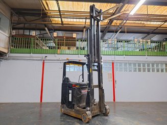 Chariot à mât rétractable Caterpillar NR16N2