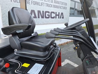 Chariot élévateur frontal 4 roues Hangcha AE30