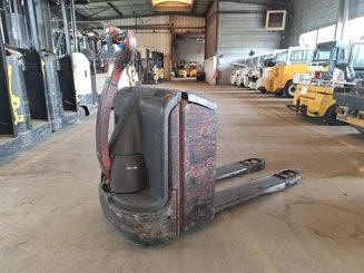 Transpalette accompagnant Fenwick T18