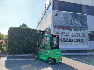 Chariot élévateur frontal 4 roues Hangcha XC25i