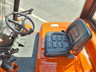 Chariot élévateur frontal 4 roues Nissan F04D40Q