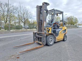 Chariot élévateur frontal 4 roues Caterpillar GP25NTD