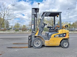 Chariot élévateur frontal 4 roues Caterpillar GP25NTD