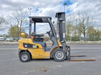 Chariot élévateur frontal 4 roues Caterpillar GP25NTD