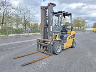 Chariot élévateur frontal 4 roues Caterpillar GP25NTD