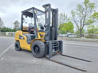 Chariot élévateur frontal 4 roues Caterpillar GP35 NTD - 3