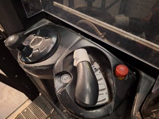 Préparateur de commandes à nacelle élevable Caterpillar NOH10N