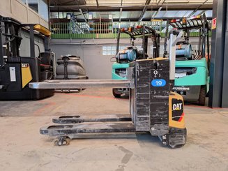 Transpalette accompagnant Caterpillar NPP20N2