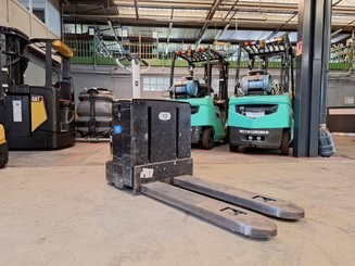 Transpalette accompagnant Caterpillar NPP20N2