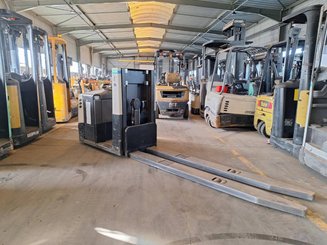 Préparateur de commande au sol Crown GPC3055-2.0