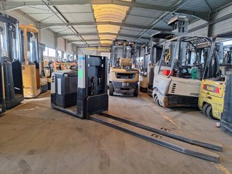 Préparateur de commande au sol Crown GPC3055-2.0