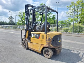 Chariot élévateur frontal 4 roues Caterpillar EP25K-PAC
