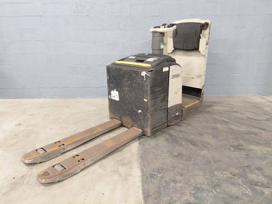 Transpalette porté debout Crown WT3040 2.00 - 1