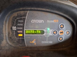 Transpalette porté debout Crown WT3040 2.00