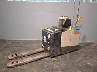 Transpalette porté debout Crown WT3040 2.00 - 1
