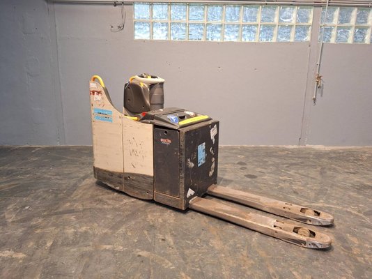 Transpalette porté debout Crown WT3040 2.00 - 1