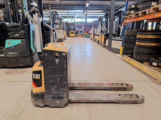 Transpalette accompagnant Caterpillar NPP20N2