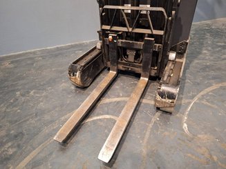 Chariot à mât rétractable Caterpillar NR16N - 16