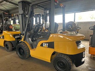 Chariot élévateur frontal 4 roues Caterpillar GP30NTD