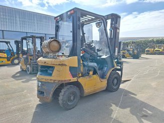 Chariot élévateur frontal 4 roues Caterpillar GP25NT