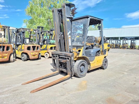 Chariot élévateur frontal 4 roues Caterpillar GP25NT - 1