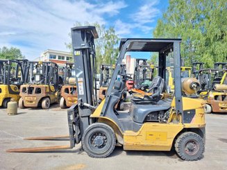 Chariot élévateur frontal 4 roues Caterpillar GP25NT