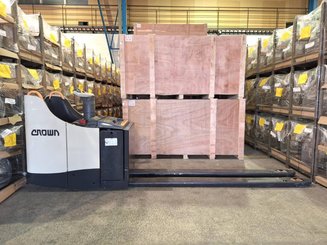 Transpalette porté debout Crown WT3040