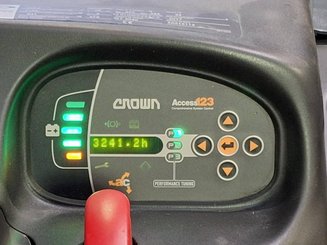 Transpalette porté debout Crown WT3040