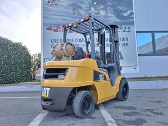 Chariot élévateur frontal 4 roues Caterpillar GP30NT