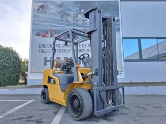Chariot élévateur frontal 4 roues Caterpillar GP30NT