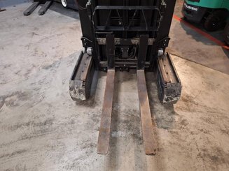 Chariot à mât rétractable Caterpillar NR20NH - 18