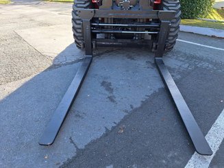 Chariot élévateur tout terrain Hangcha TT100-4 (CPCD100-XH16C-RT4) 