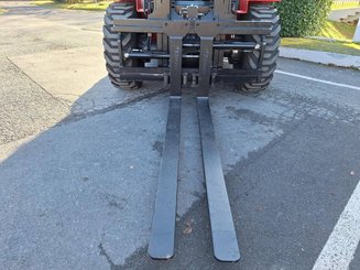 Chariot élévateur tout terrain Hangcha TT100-4 (CPCD100-XH16C-RT4) 