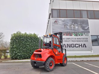 Chariot élévateur tout terrain Hangcha TT30-4