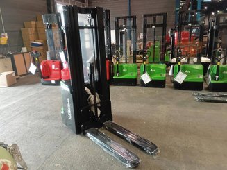 Gerbeur accompagnant Hangcha CDD20 XT1-SI