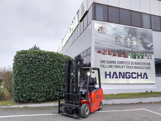 Chariot élévateur frontal 4 roues Hangcha AE20C - 1