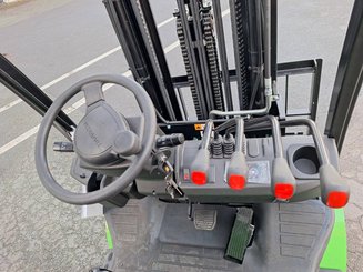 Chariot élévateur frontal 4 roues Hangcha AE20Ci