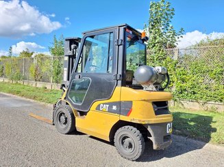 Chariot élévateur frontal 4 roues Caterpillar GP25NTD