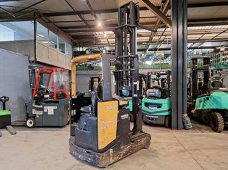 Chariot à mât rétractable Caterpillar NR16N