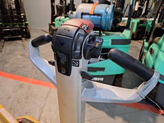 Gerbeur accompagnant Caterpillar NSP16N2 - 19